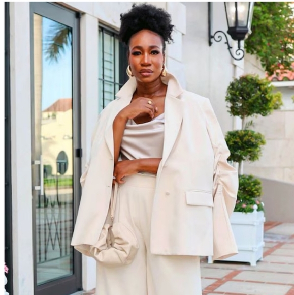 The Drop Womens Creme Brulee Woven Ruched Sleeve Blazer by @kass_stylz - Picture 1 of 17